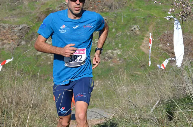 A runner on the trails near Patones de Arriba during the 2026 race